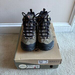 NEW in box, Merrell Outland waterproof hiking boots for women, size 10-10.5